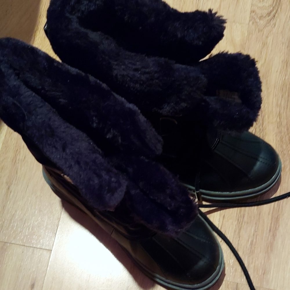 Khombu Black Weather Boots